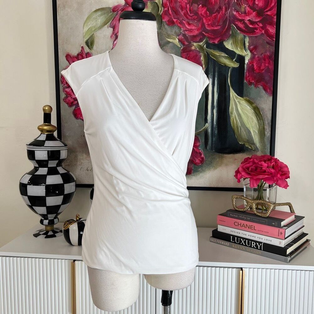 White House Black Market Women's Sleeveless V-Neck Faux-Wrap Blouse White Small